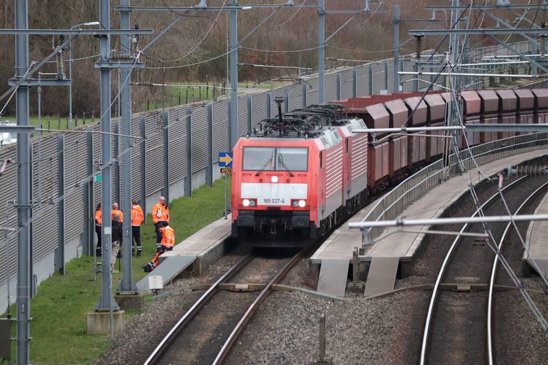 Goederentrein met rookontwikkeling strandt in tunnel te Zevenaar